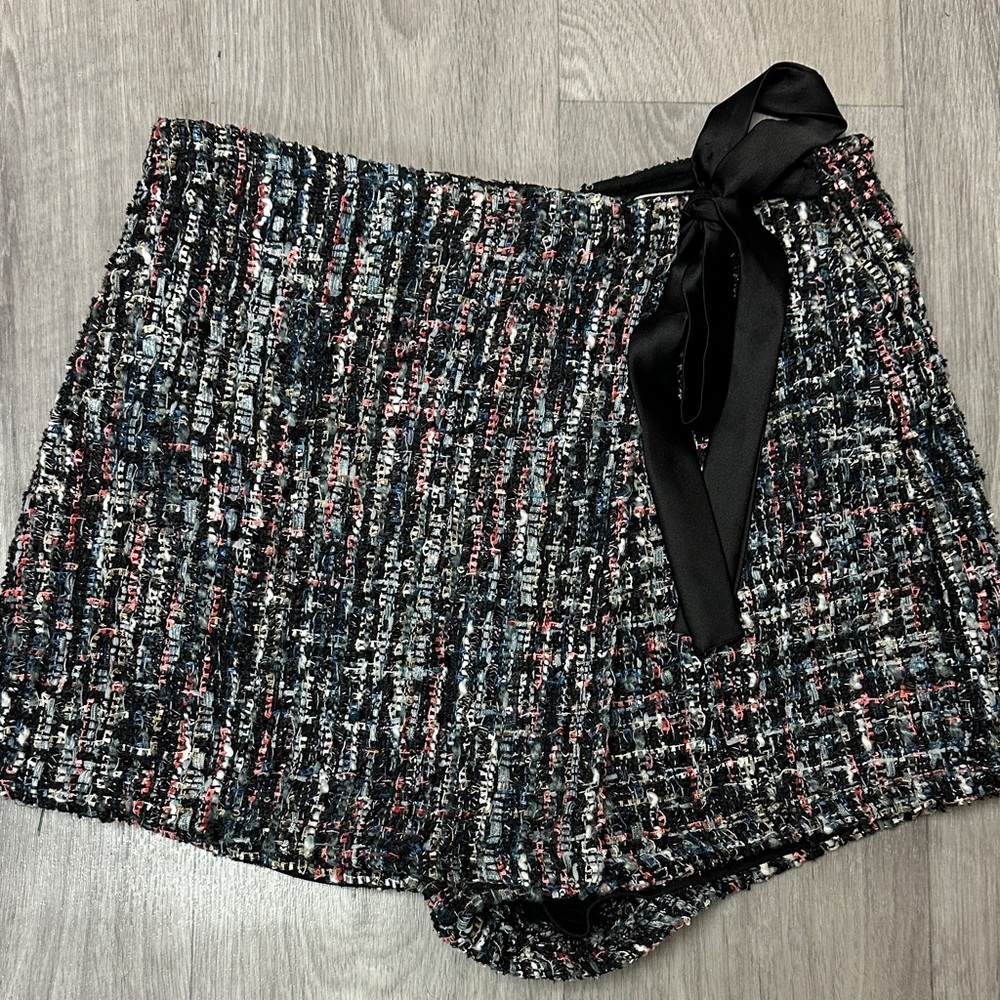 Chic Tweed Jr Shorts with Black Bow
